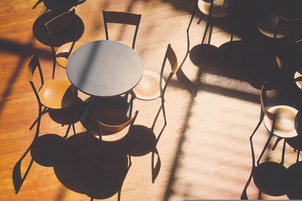 Mentoring Bringen Sie Ihre berufliche Entwicklung gezielt voran – mit individueller Begleitung auf Augenhöhe. Ich unterstütze Sie auf Ihrem Weg als Coach, Beraterin oder Trainerin, teile praxisnahes Fach- und Anwenderwissen, ermögliche Reflexion beruflicher Fragen und stärke Sie in Ihrer Positionierung und persönlichen Ausrichtung. So entfalten Sie Ihre berufliche Identität, vertiefen Ihre Expertise und gewinnen Klarheit für die nächsten Schritte.
